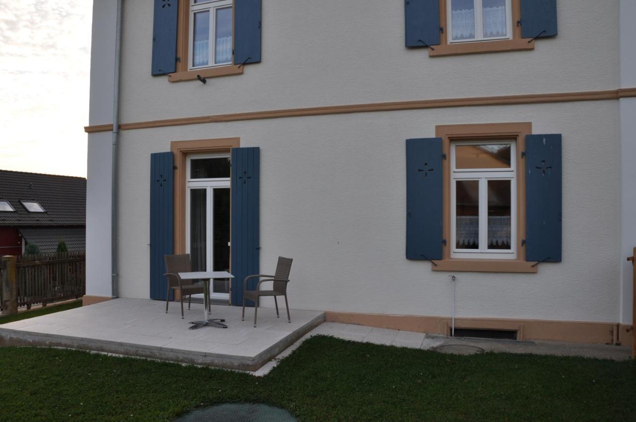 Ferienwohnung Altes Pfarrhaus Bargen Bagian luar foto
